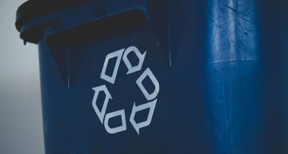 5 praktiski padomi, kā ziemā novērst atkritumu piesalšanu konteineros